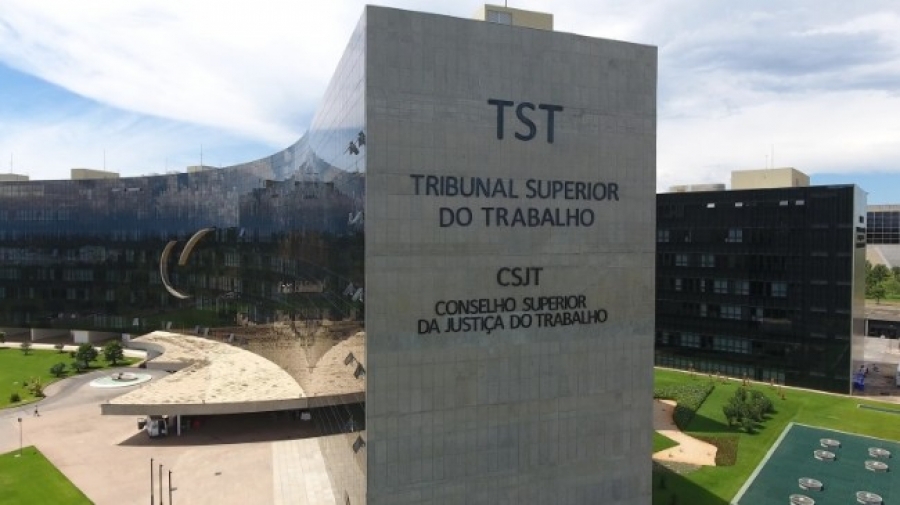 Exigir CID em atestado para abono de falta é ilegal, define TST